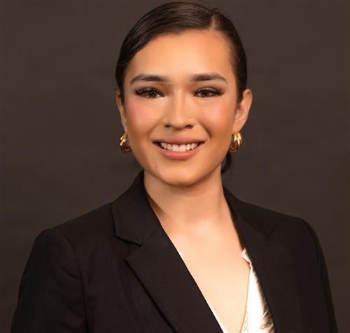 headshot of Cassandra Hernandez